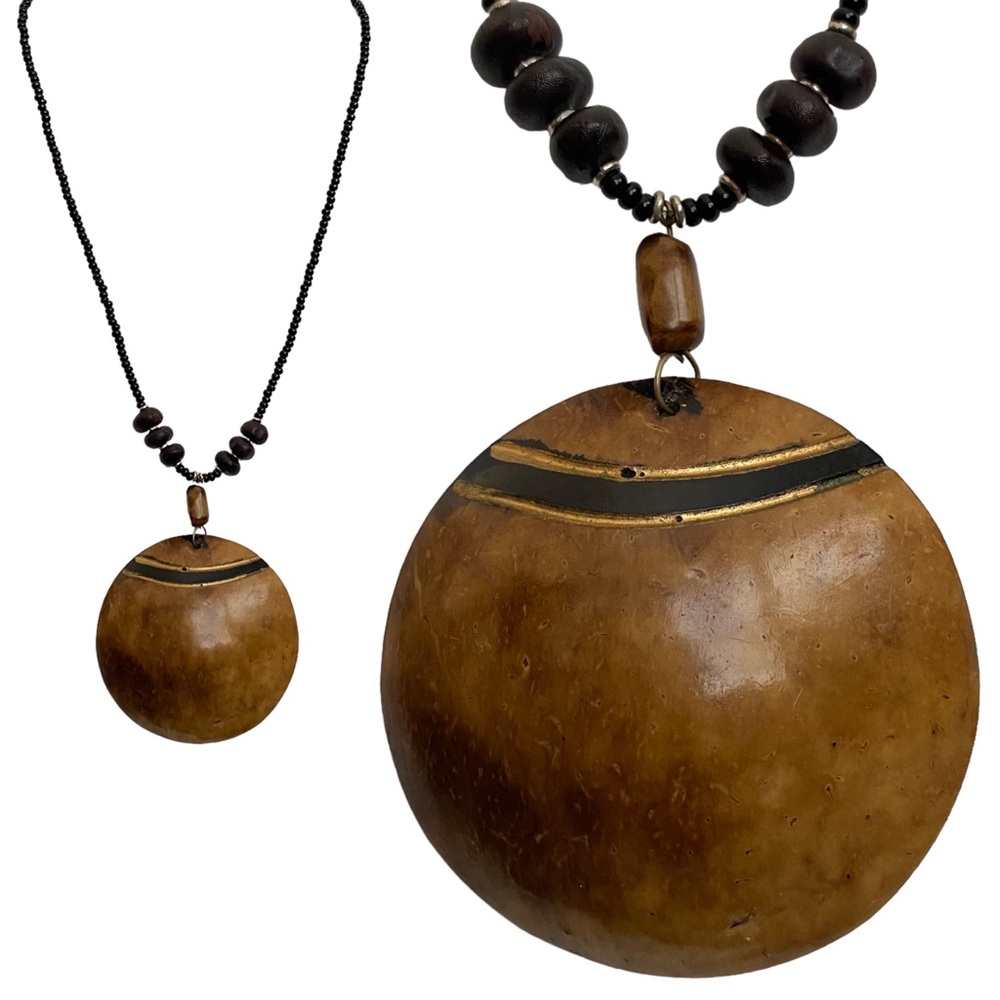 Boho Coconut Shell & Wood Beaded Pendant Fashion Necklace Size: 17"   Great prel